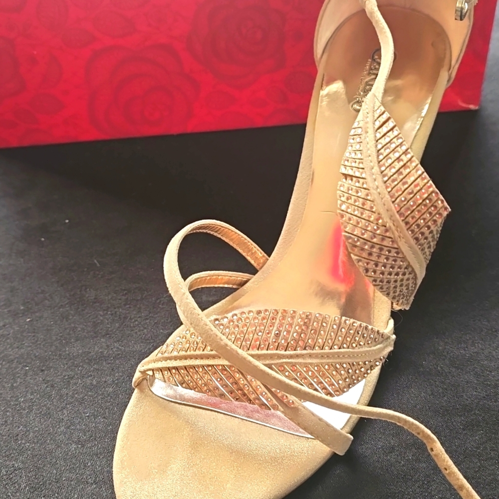 Carlos Santana sandals, size 10 dusky tan and rose gold